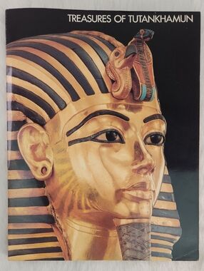 TREASURES OF TUTANKHAMUN Official Exhibit Guide+ Vintage Visitor Guide, 1977